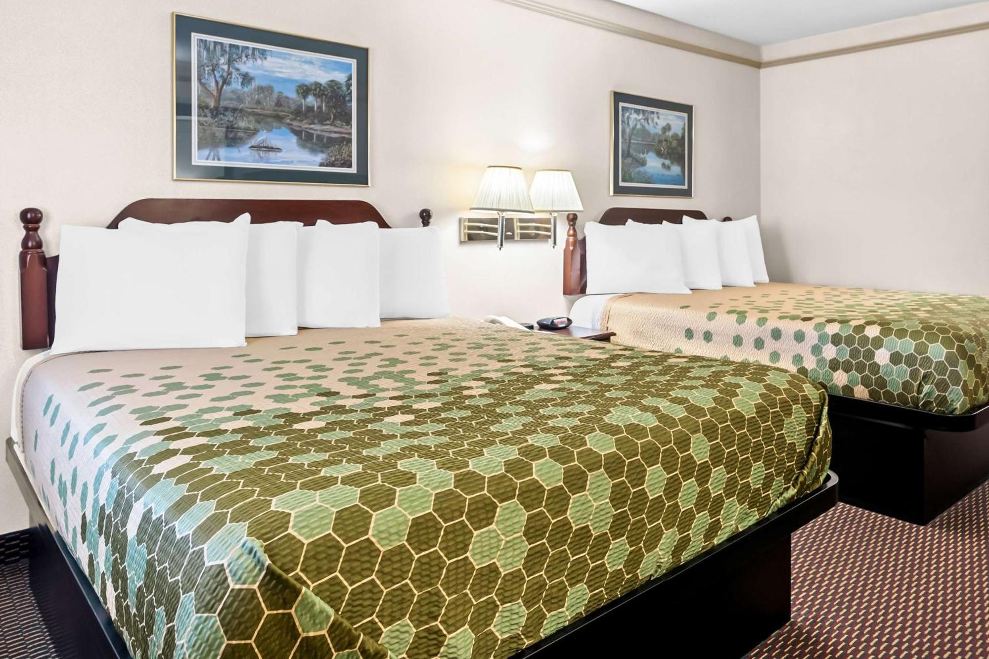 ชัวร์สเตย์ โฮเทล บาย เบสต์ เวสเทิร์น คาสโตร วัลเลย์ Hotel แคสโตรแวลลีย์ ภายนอก รูปภาพ