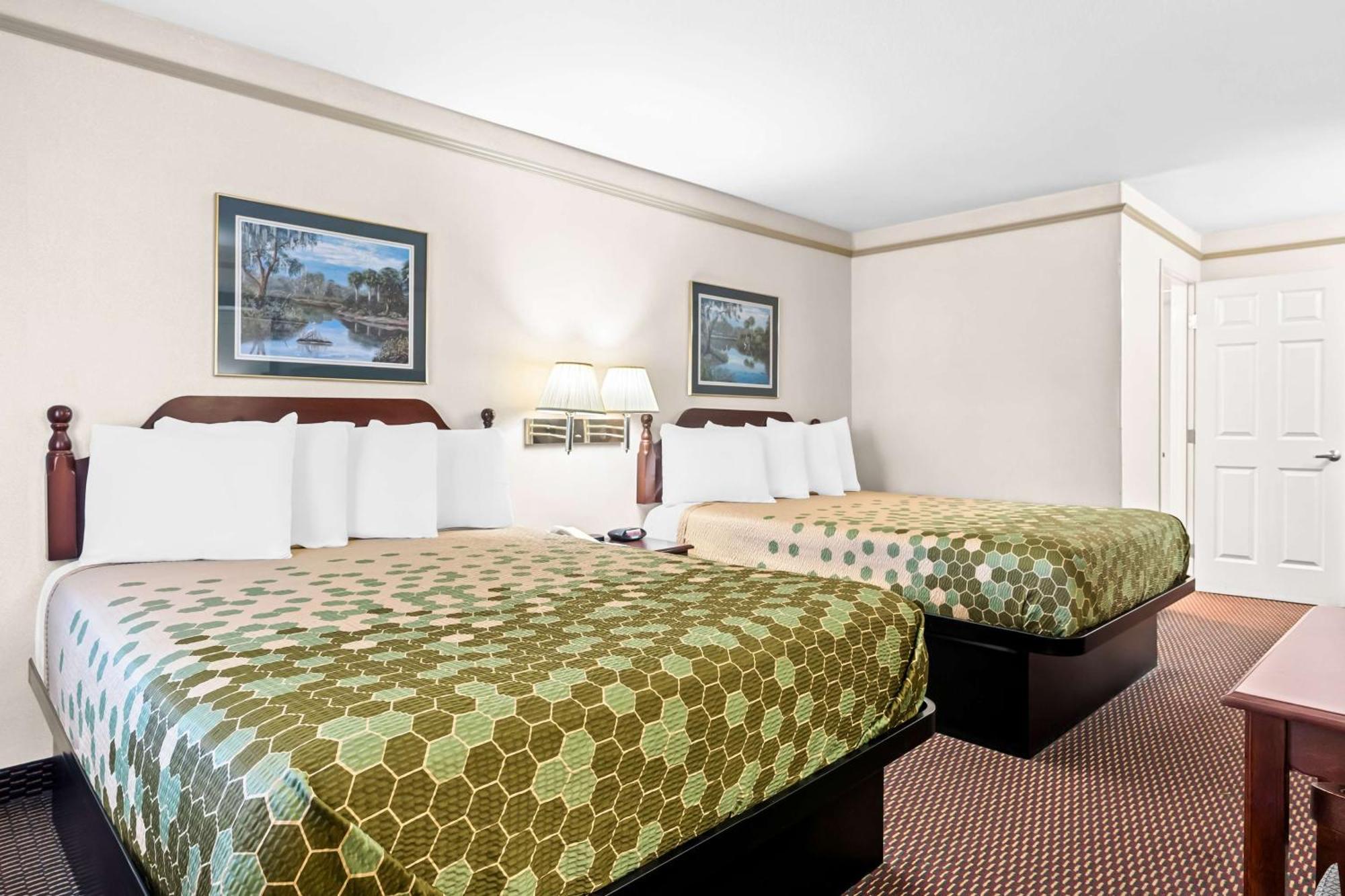 ชัวร์สเตย์ โฮเทล บาย เบสต์ เวสเทิร์น คาสโตร วัลเลย์ Hotel แคสโตรแวลลีย์ ภายนอก รูปภาพ