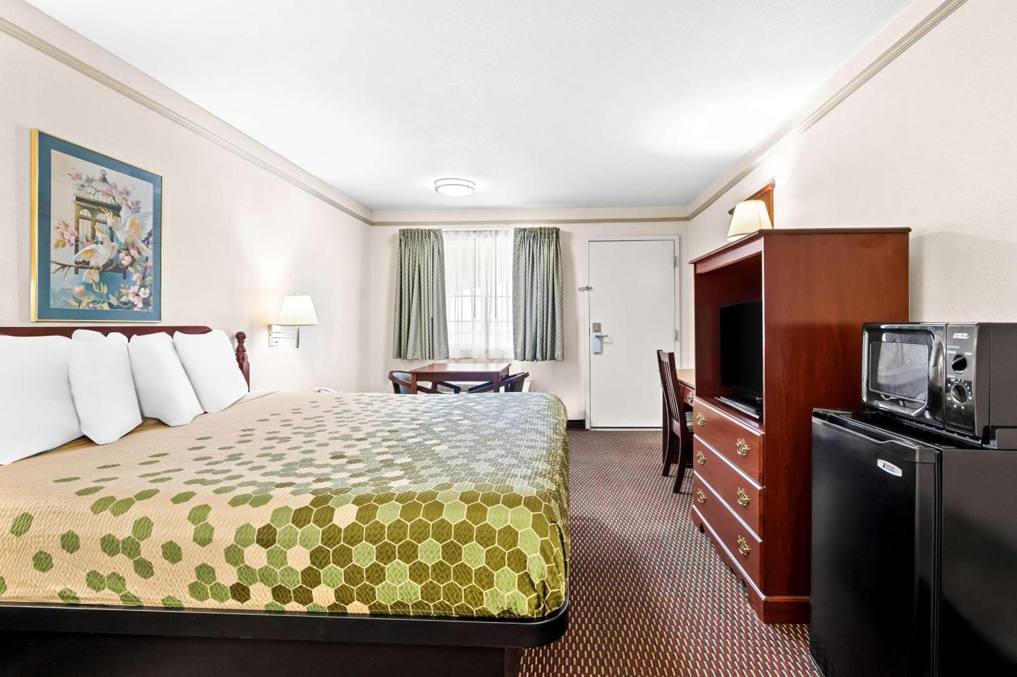ชัวร์สเตย์ โฮเทล บาย เบสต์ เวสเทิร์น คาสโตร วัลเลย์ Hotel แคสโตรแวลลีย์ ภายนอก รูปภาพ