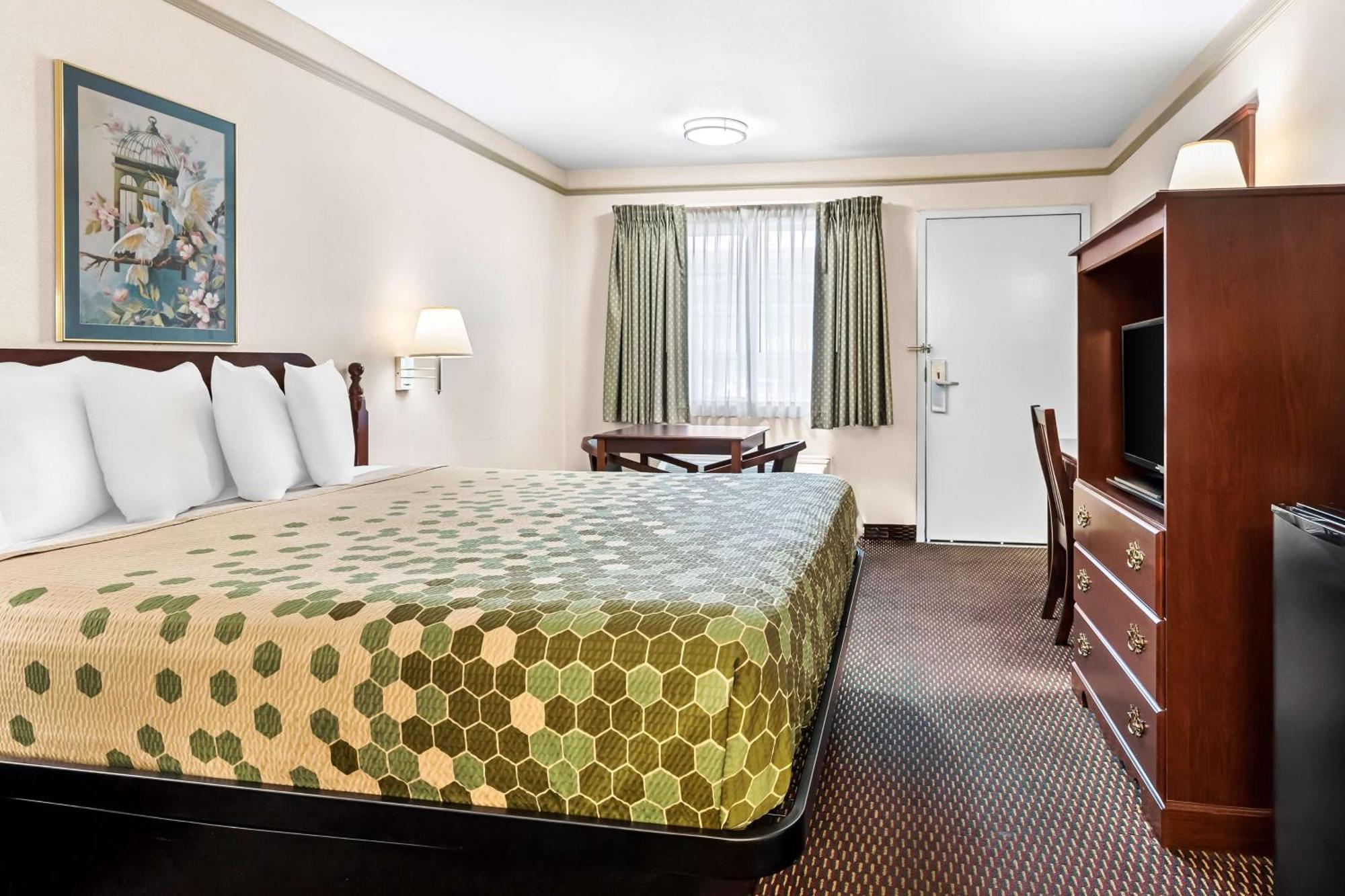 ชัวร์สเตย์ โฮเทล บาย เบสต์ เวสเทิร์น คาสโตร วัลเลย์ Hotel แคสโตรแวลลีย์ ภายนอก รูปภาพ